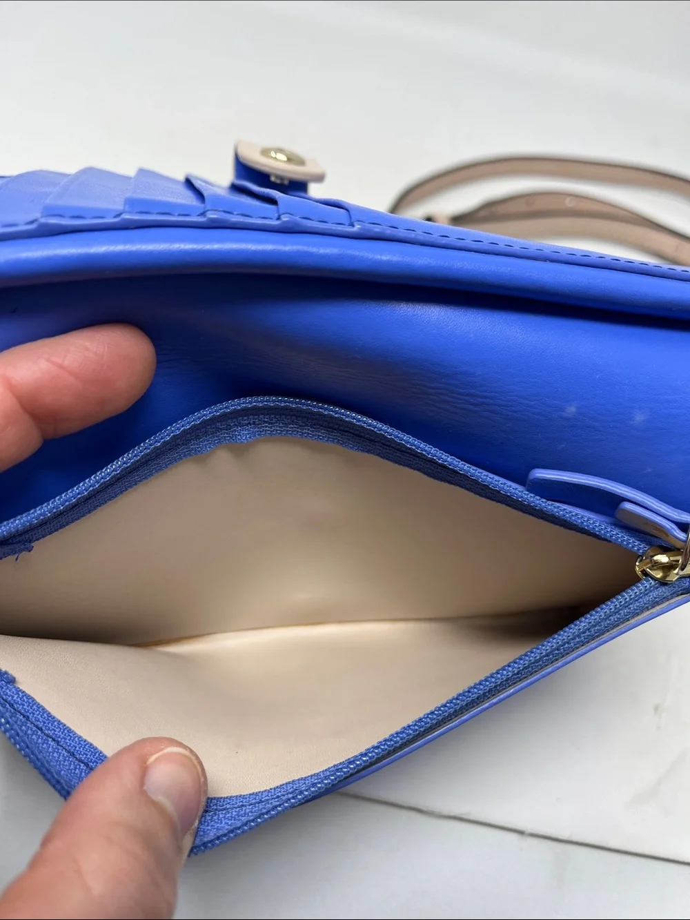 KATE SPADE NEW YORK BLUSH COLOR COW LEATHER WITH ROYAL BLUE INSIDE WALLET BAG